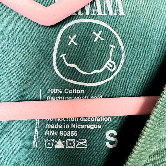 Nirvana NWOT Unisex Smile Green Crew Neck Short Sleeve Casual T-Shirt Small - Picture 4 of 5